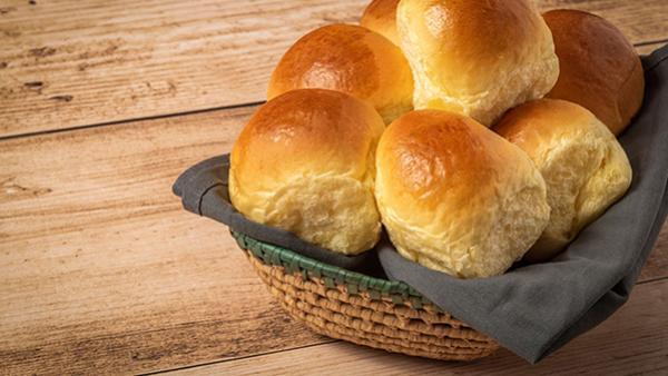 brioche rolls in basket